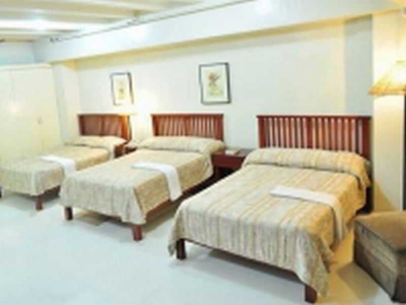 Oyo 103 Artina Suites Hotel Makati City Екстер'єр фото