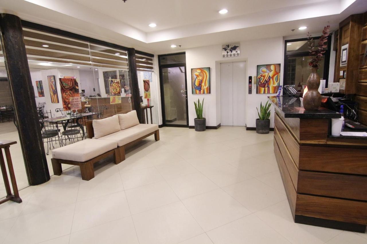 Oyo 103 Artina Suites Hotel Makati City Екстер'єр фото