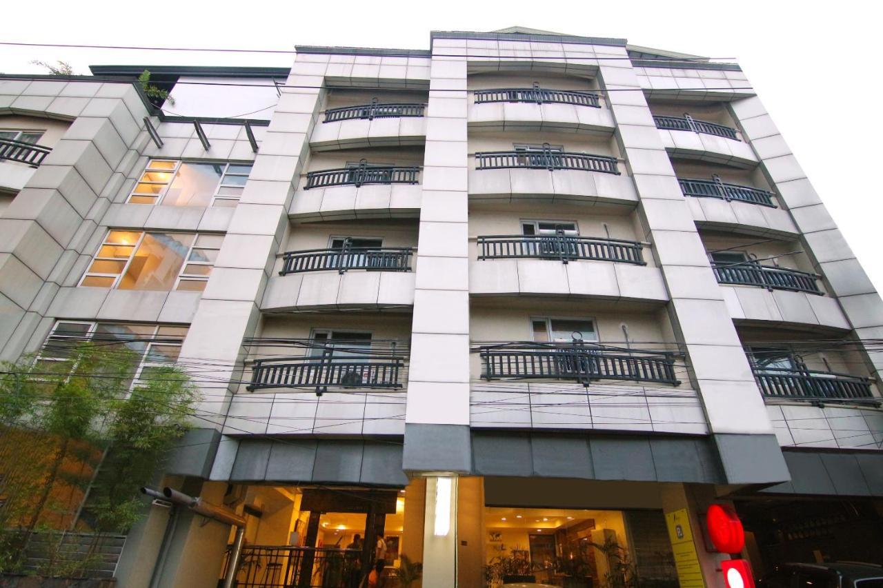 Oyo 103 Artina Suites Hotel Makati City Екстер'єр фото