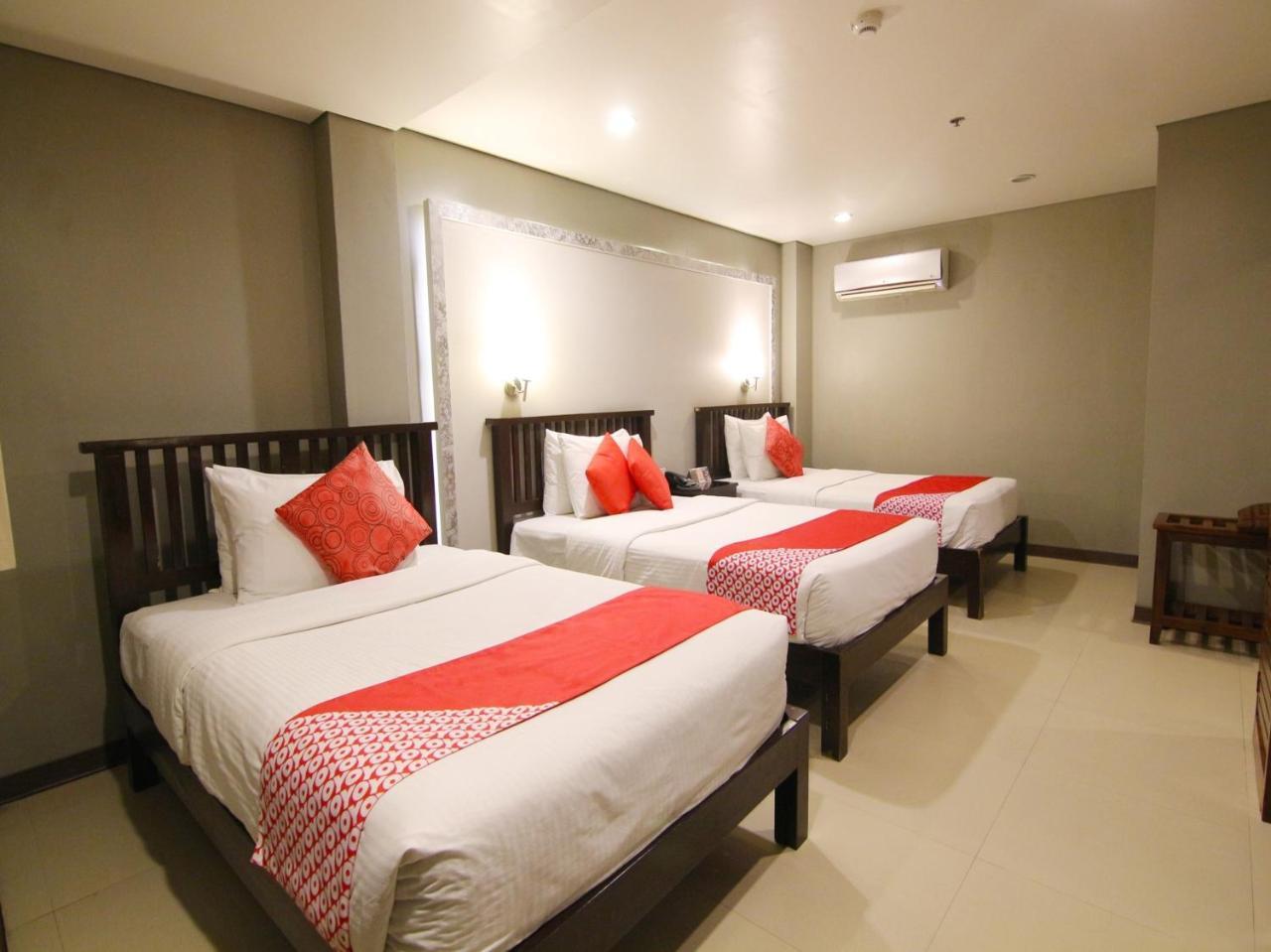 Oyo 103 Artina Suites Hotel Makati City Екстер'єр фото