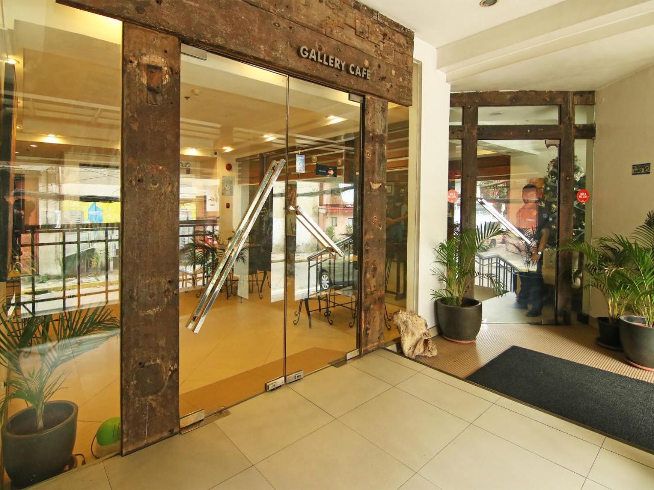 Oyo 103 Artina Suites Hotel Makati City Екстер'єр фото