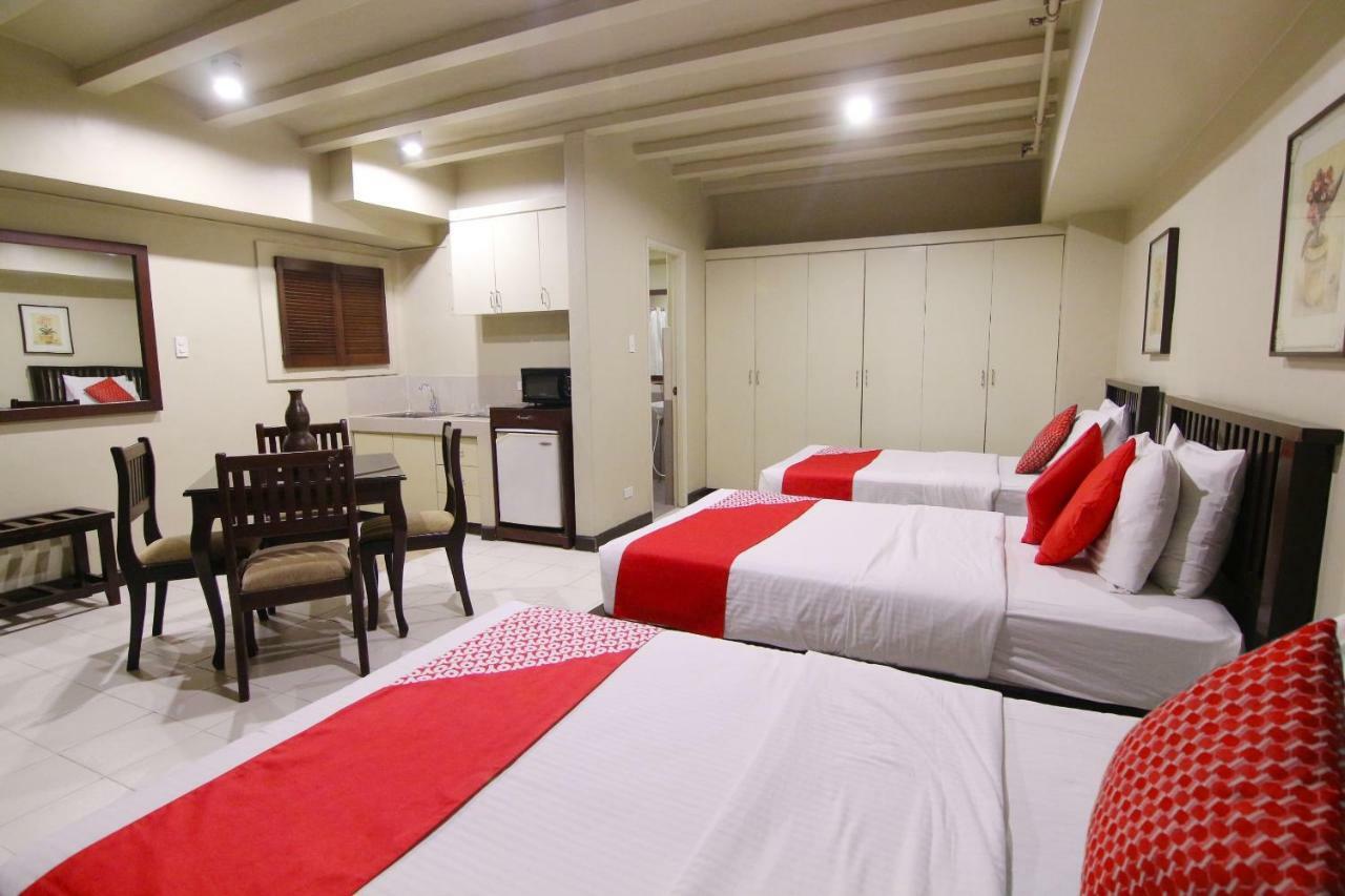 Oyo 103 Artina Suites Hotel Makati City Екстер'єр фото