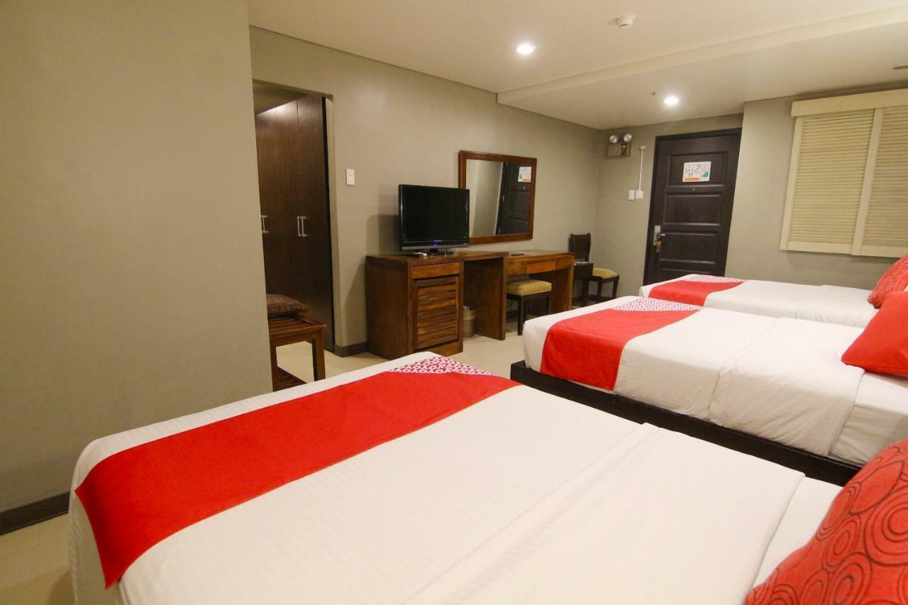 Oyo 103 Artina Suites Hotel Makati City Екстер'єр фото