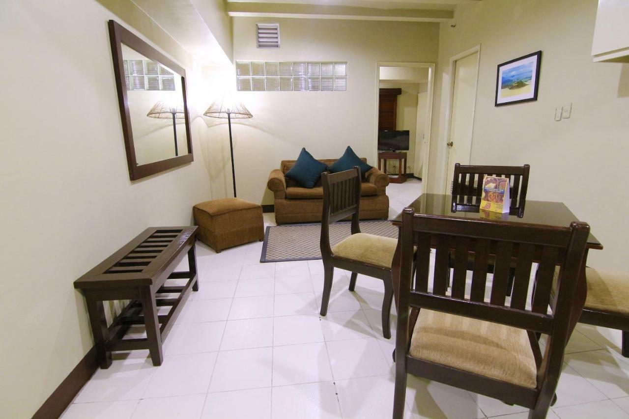 Oyo 103 Artina Suites Hotel Makati City Екстер'єр фото
