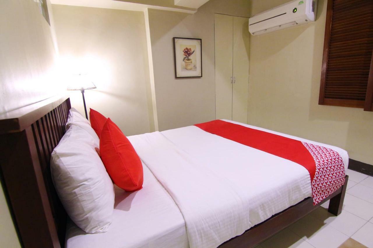 Oyo 103 Artina Suites Hotel Makati City Екстер'єр фото