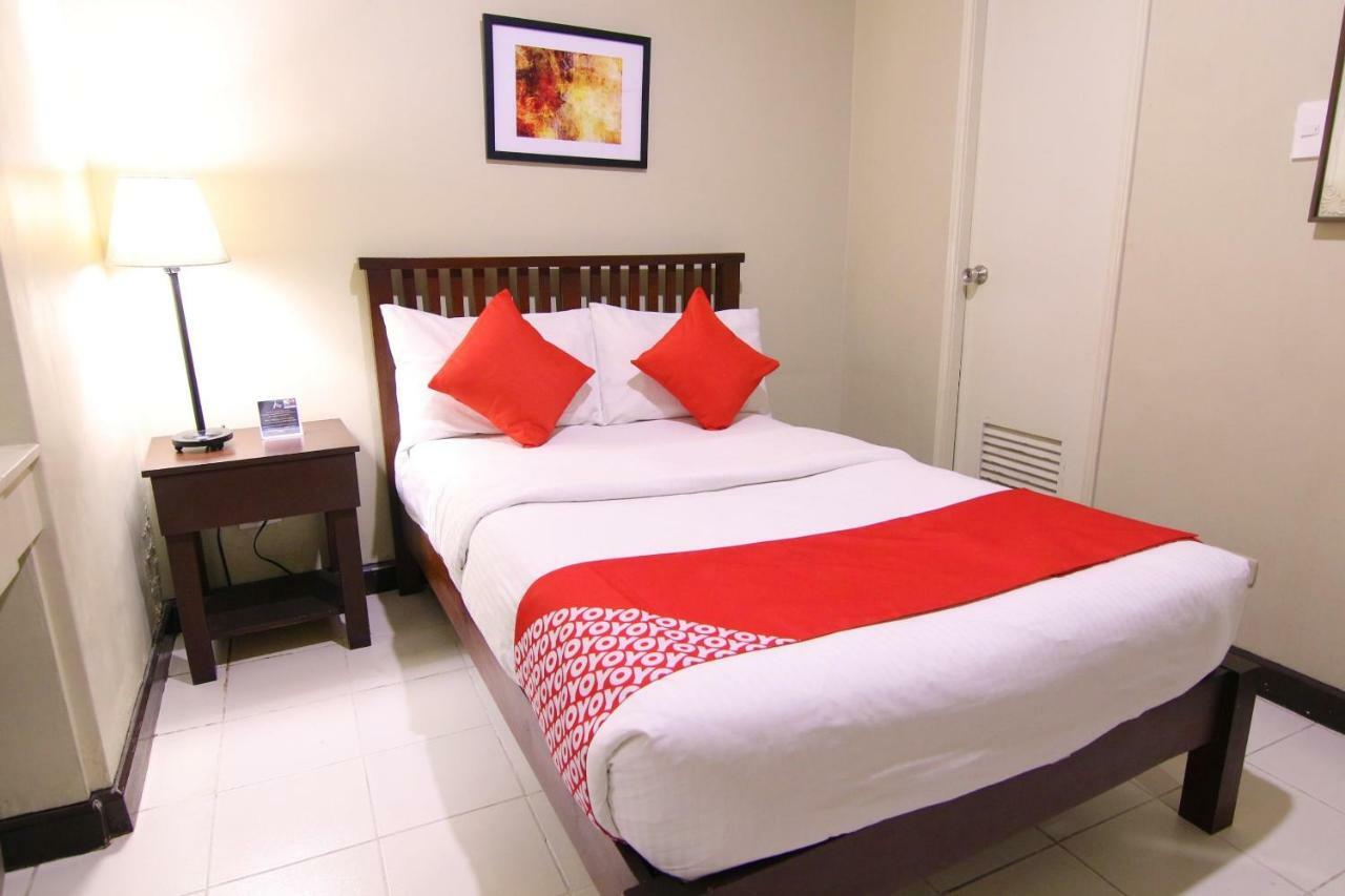 Oyo 103 Artina Suites Hotel Makati City Екстер'єр фото
