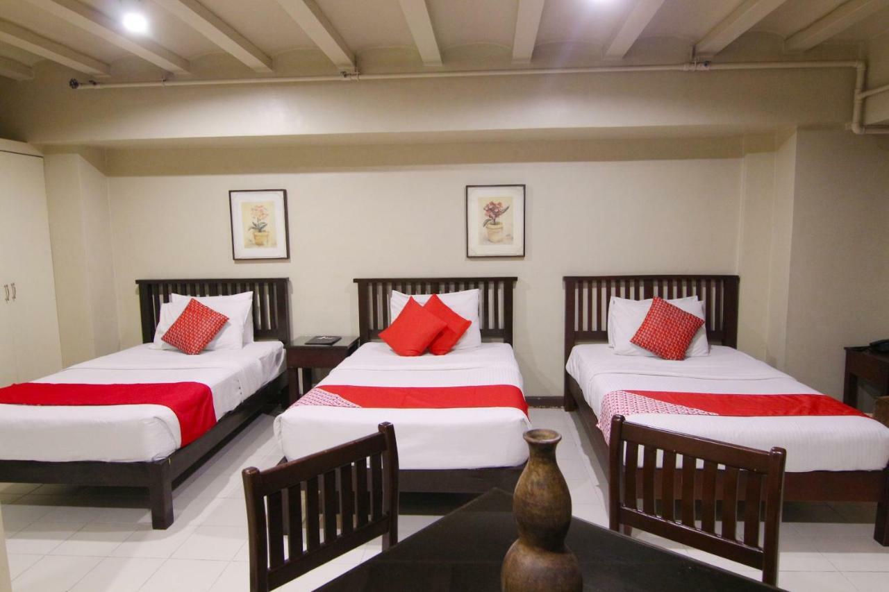 Oyo 103 Artina Suites Hotel Makati City Екстер'єр фото