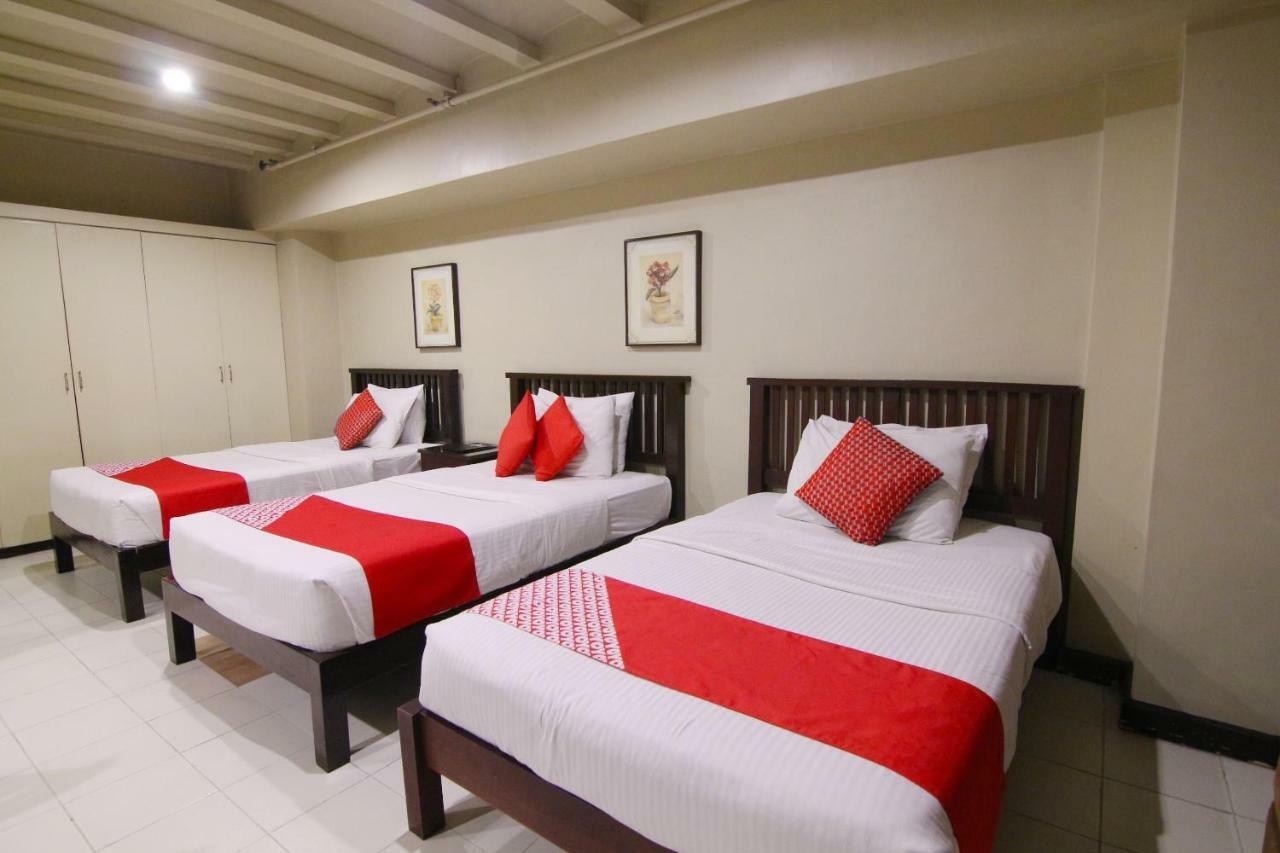 Oyo 103 Artina Suites Hotel Makati City Екстер'єр фото