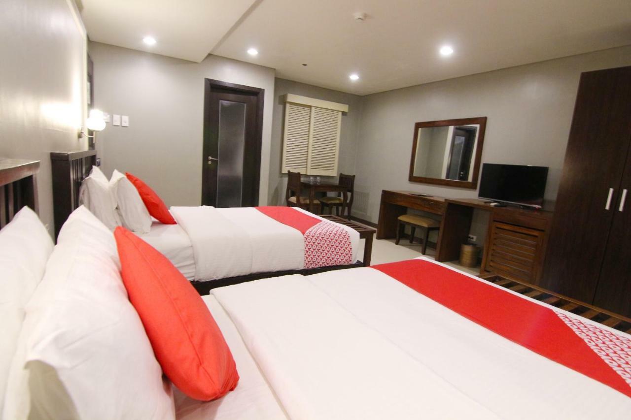 Oyo 103 Artina Suites Hotel Makati City Екстер'єр фото