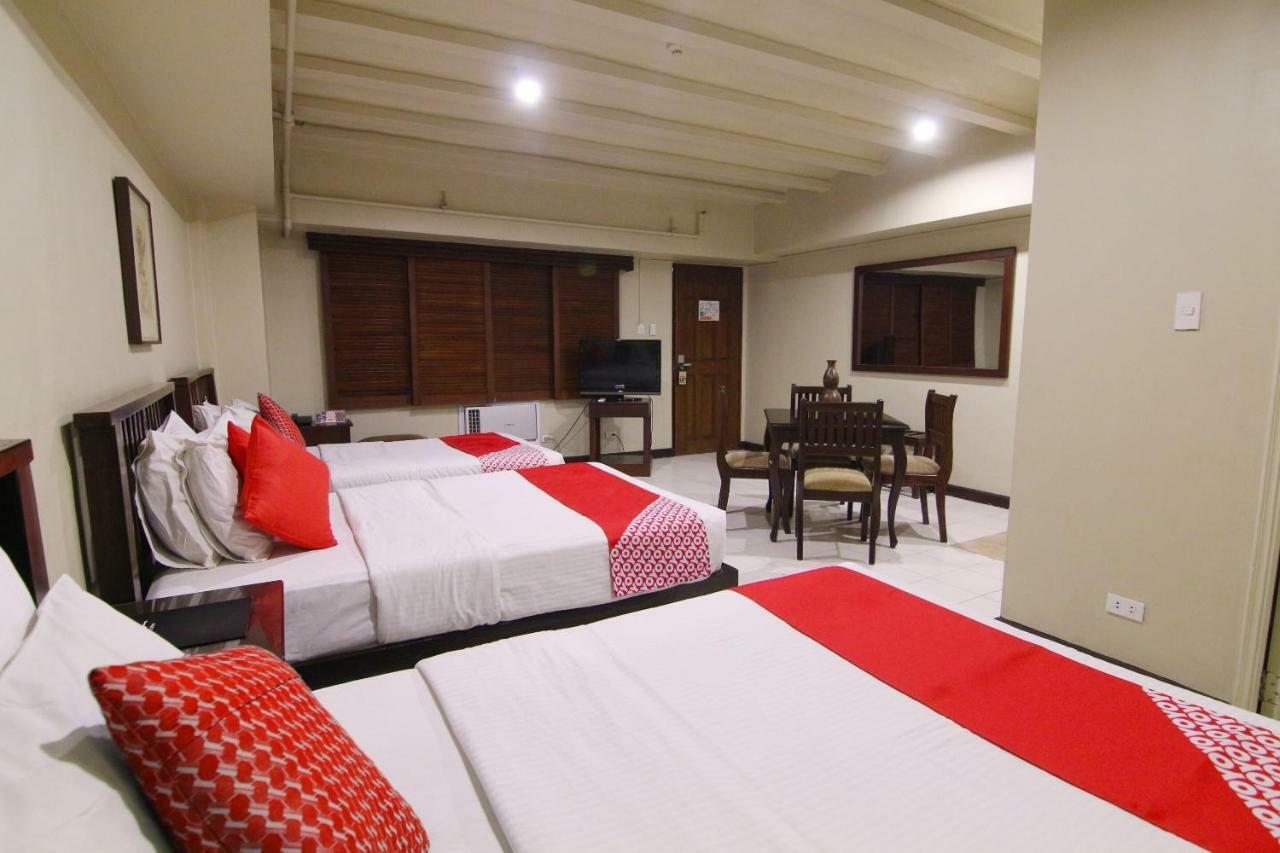 Oyo 103 Artina Suites Hotel Makati City Екстер'єр фото